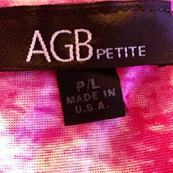 CUTE..CUTE PINK AND WHITE " RUFFLE " TOP. SIZE L/P - Picture 2 of 3